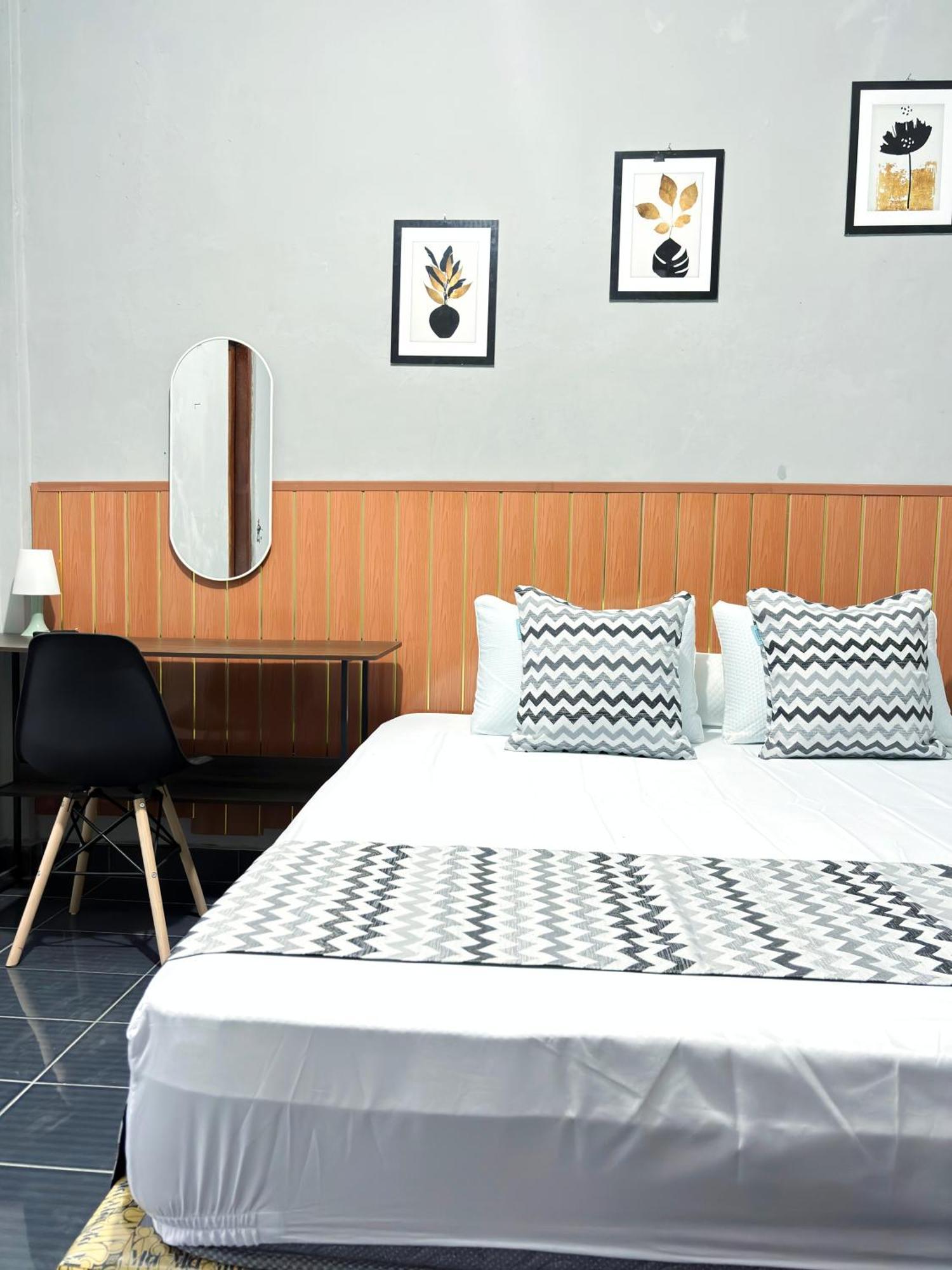 Jogja Day Inn Yogyakarta Kültér fotó