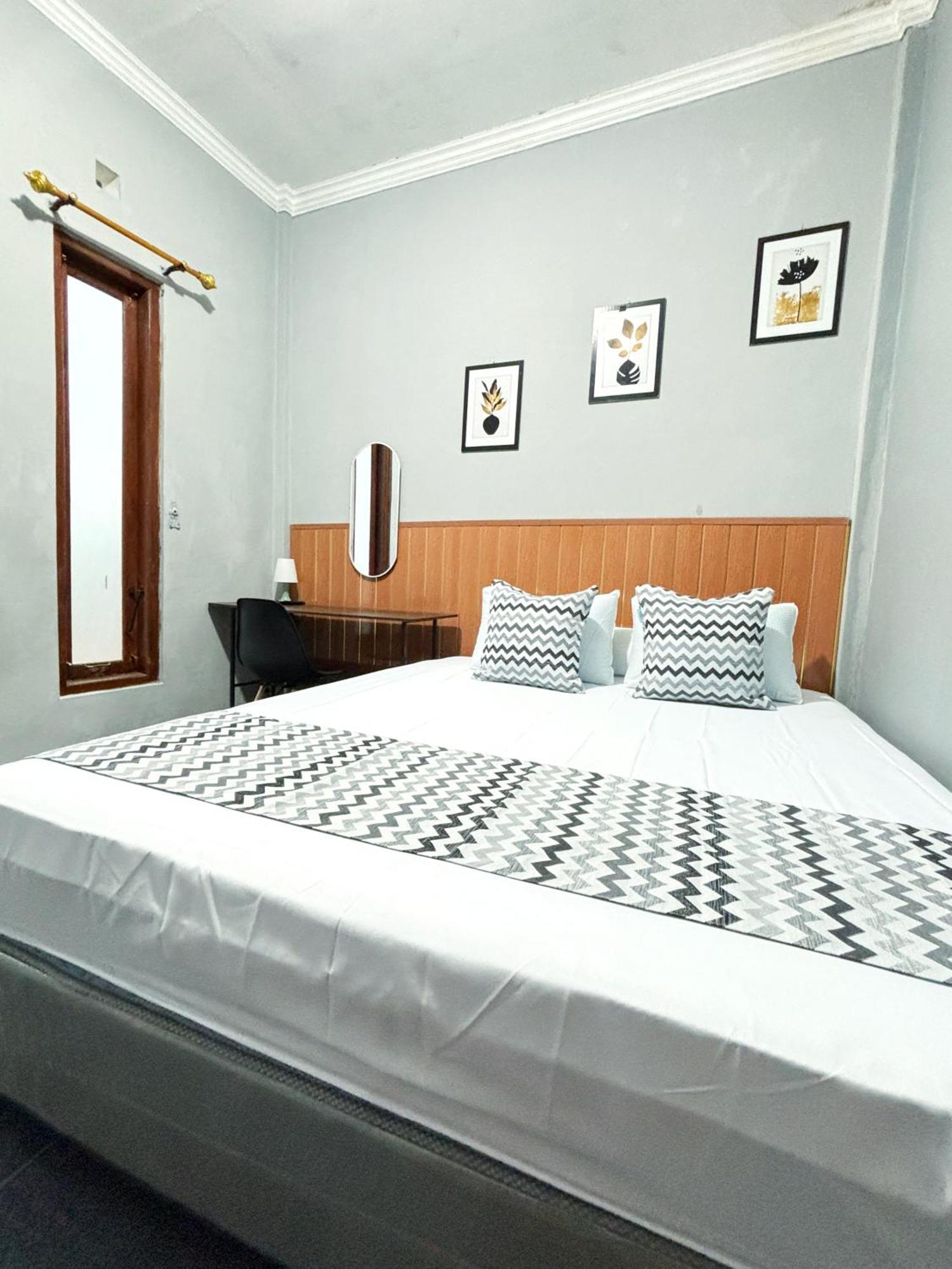 Jogja Day Inn Yogyakarta Kültér fotó