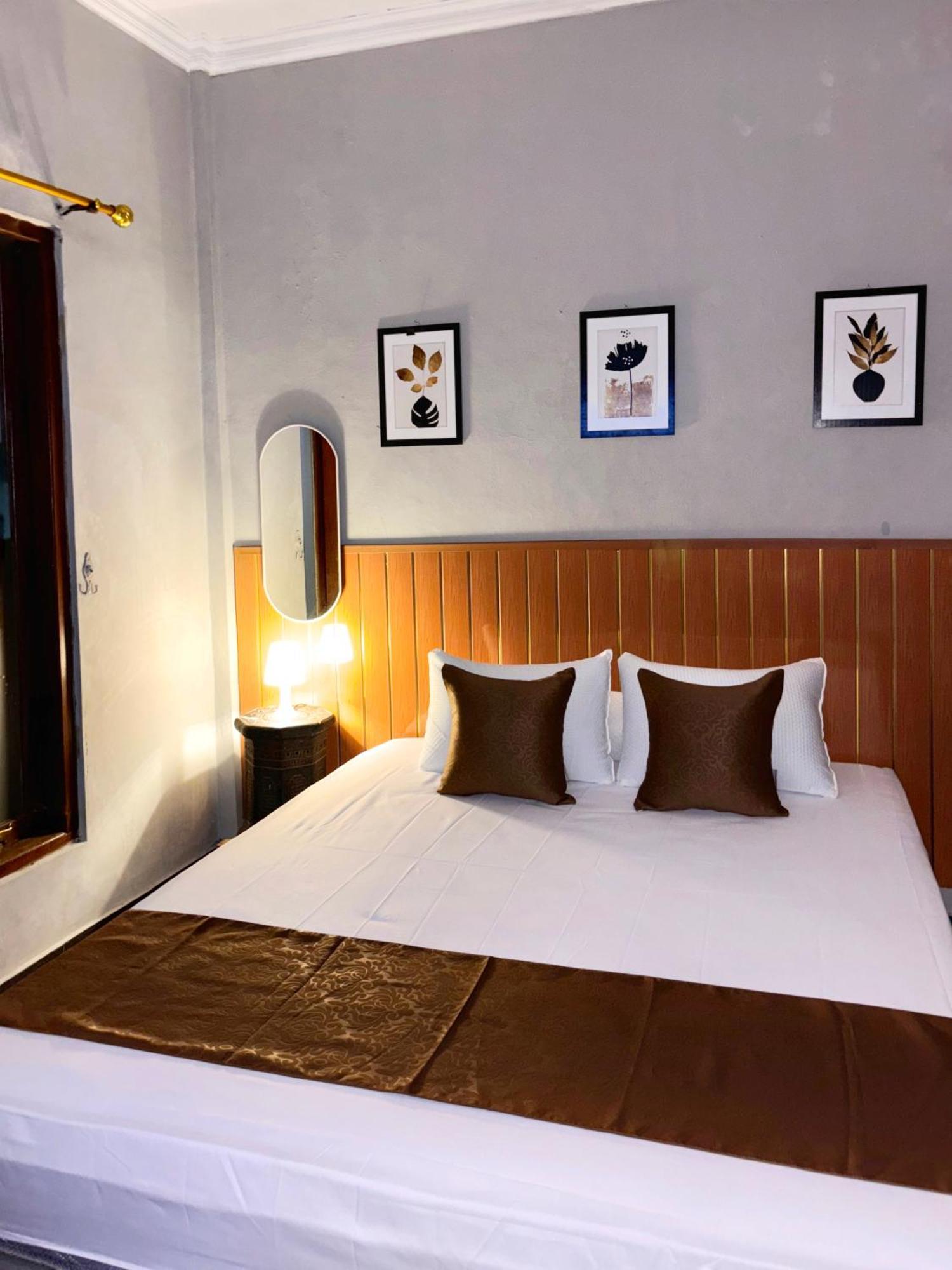 Jogja Day Inn Yogyakarta Kültér fotó