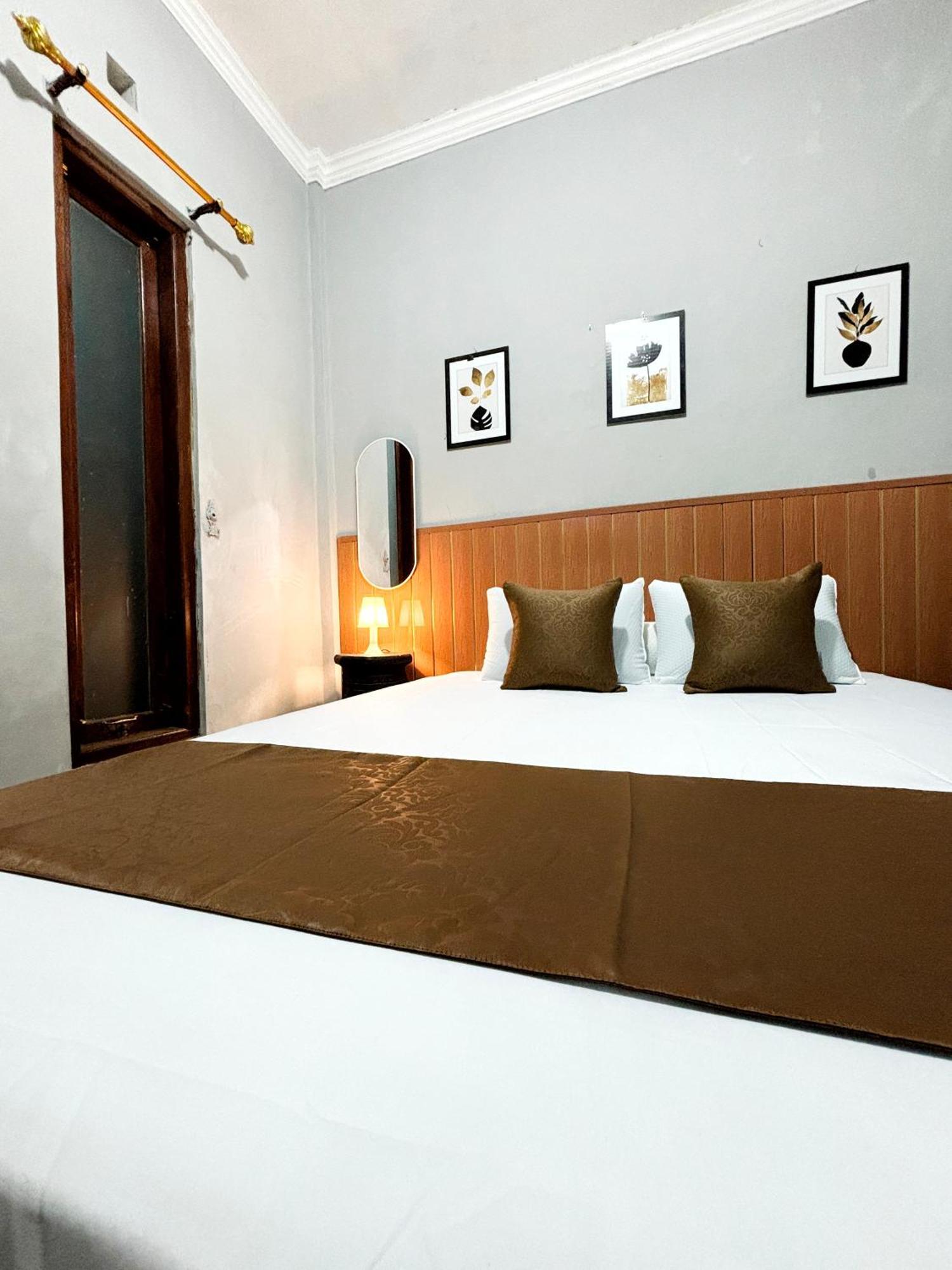 Jogja Day Inn Yogyakarta Kültér fotó