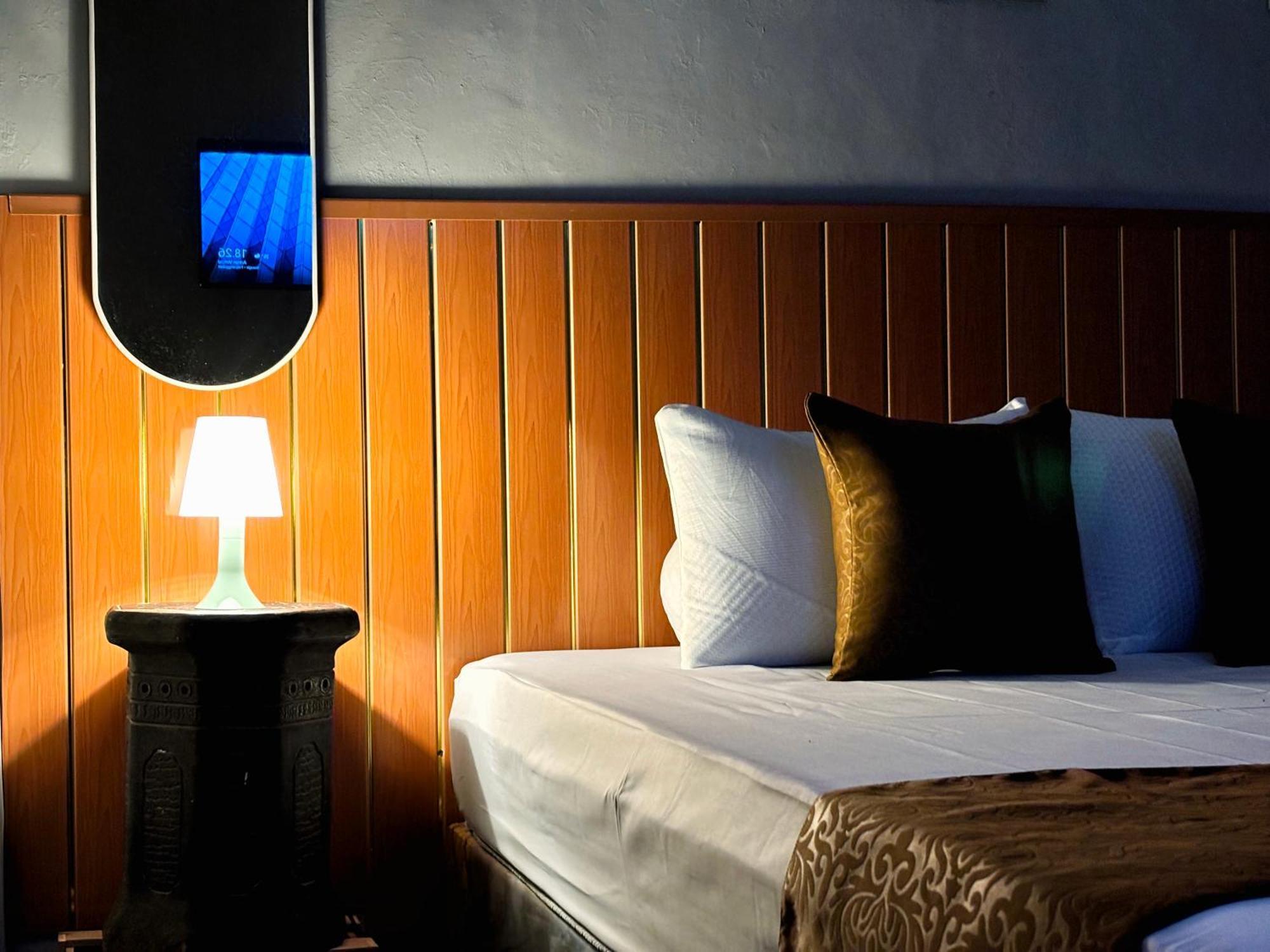 Jogja Day Inn Yogyakarta Kültér fotó