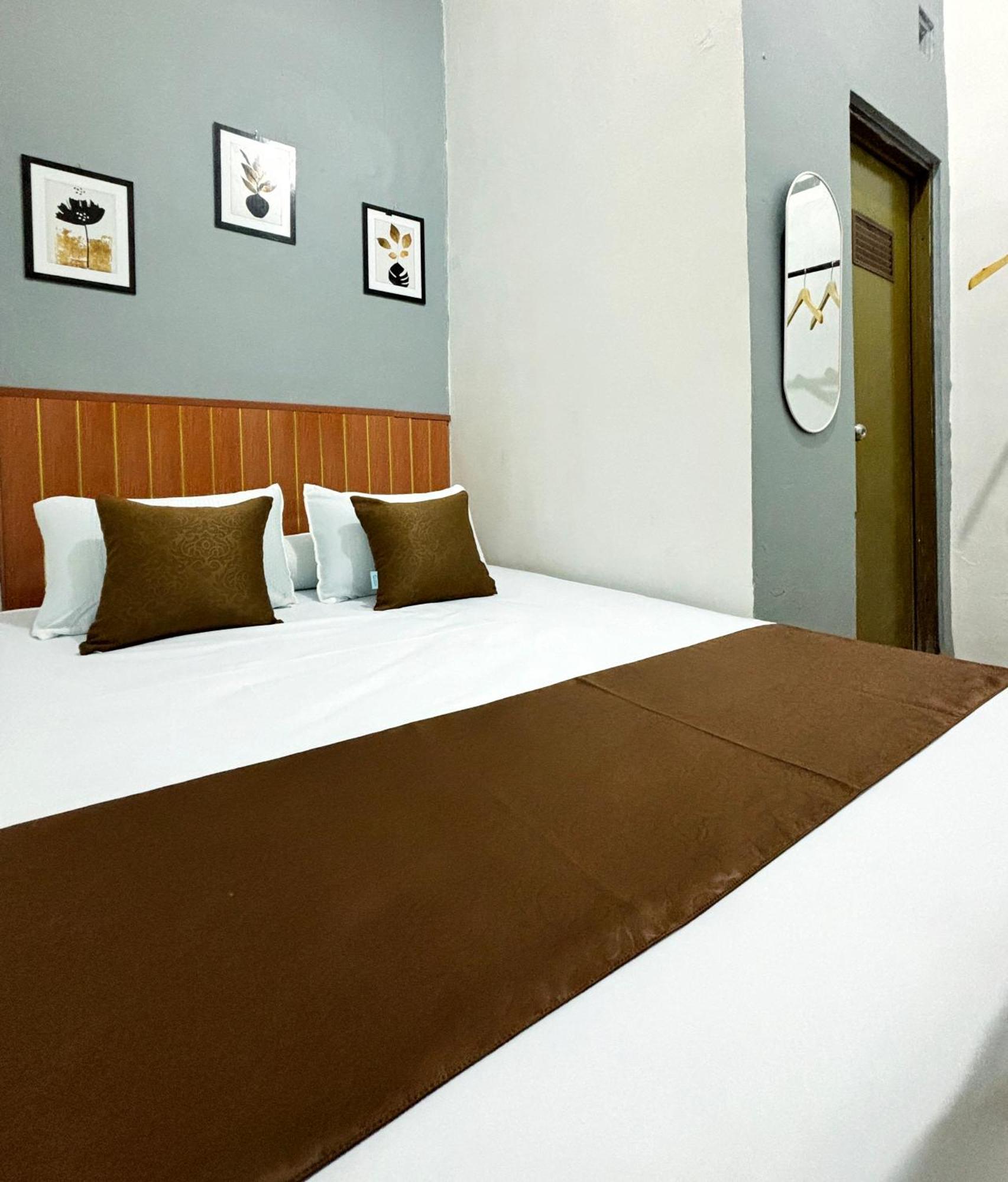 Jogja Day Inn Yogyakarta Kültér fotó
