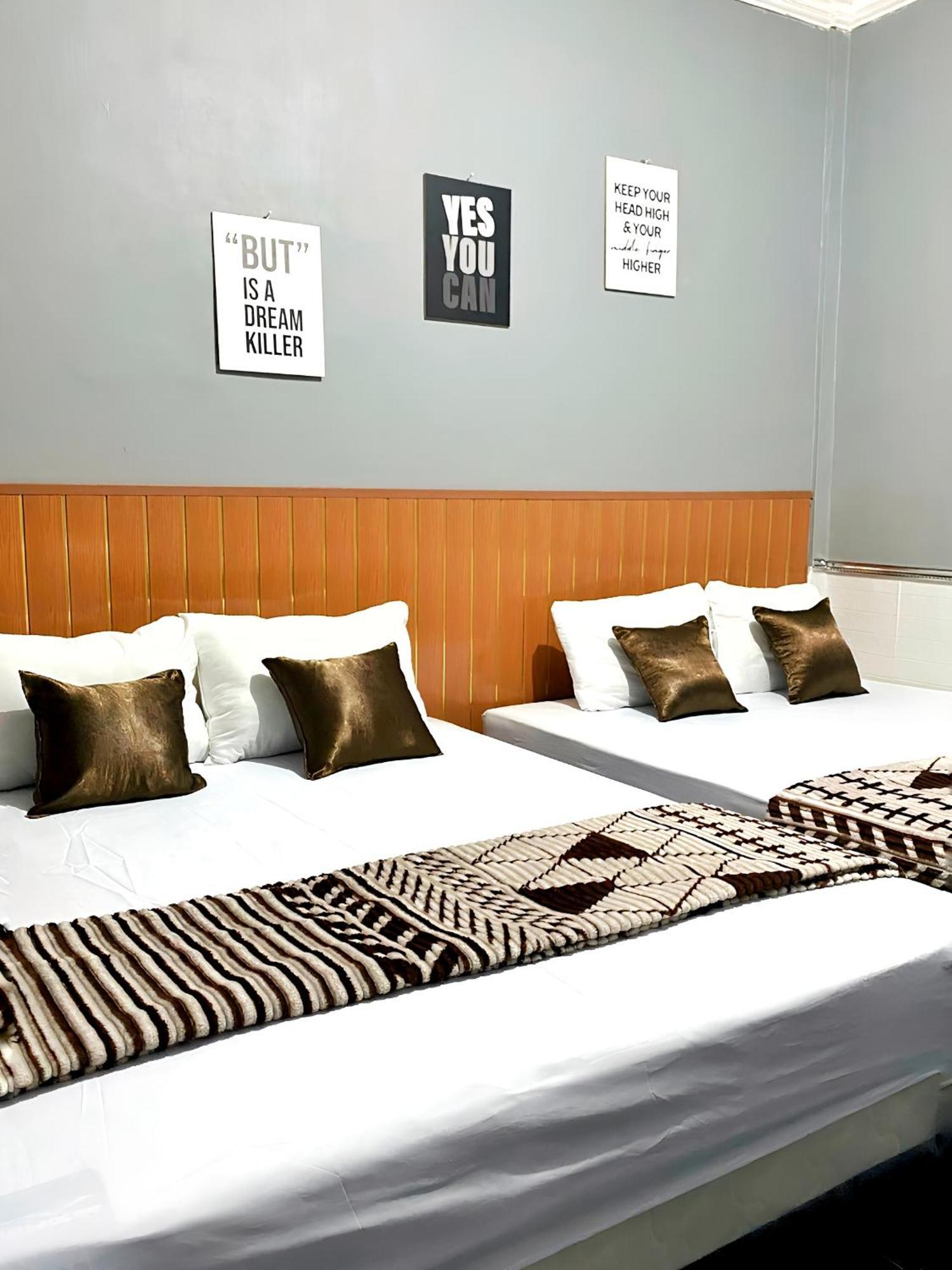 Jogja Day Inn Yogyakarta Kültér fotó