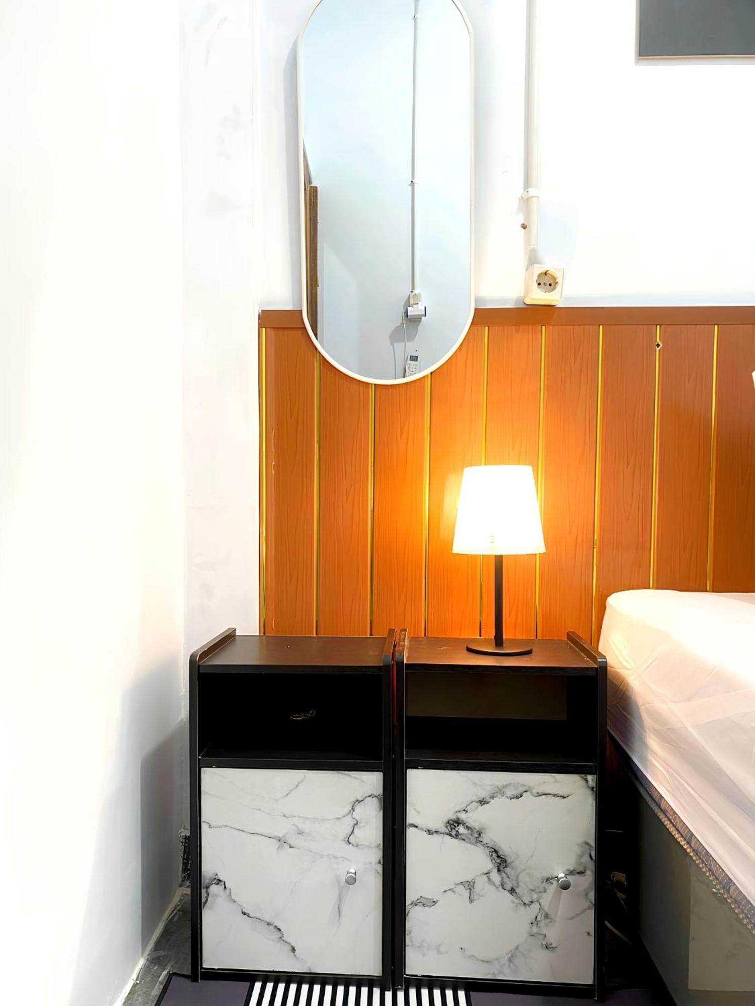 Jogja Day Inn Yogyakarta Kültér fotó